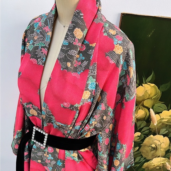 Vintage Pink floral cloud motif kimono - Picture 4 of 10